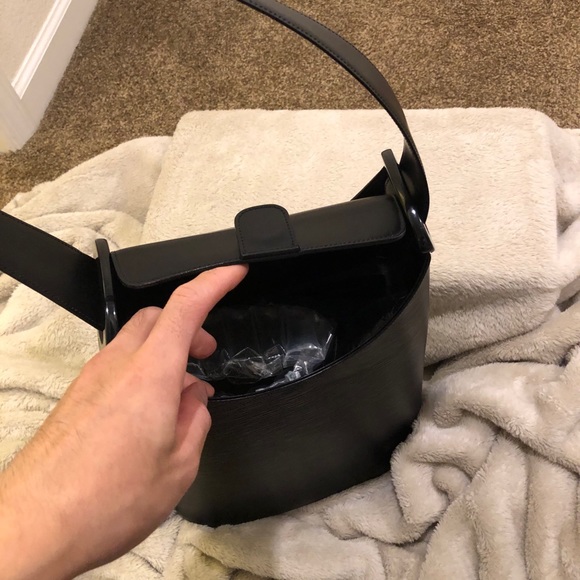 🌟Louis Vuitton Shoulder bucket bag🌟 - Picture 8 of 11